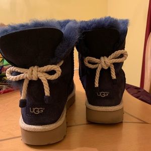 SELENE GENUINE UGGS